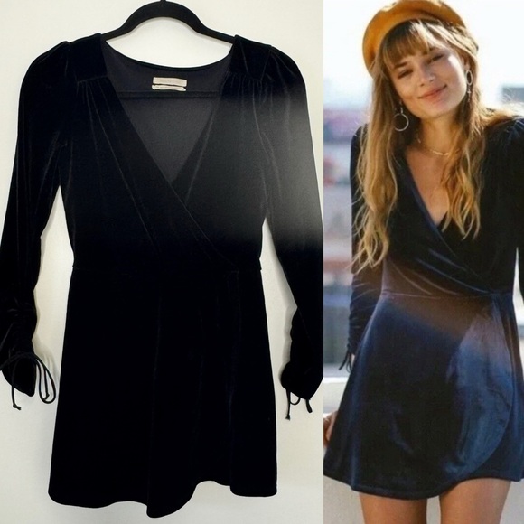 Urban Outfitters Velvet Jumpsuit Romper UO Black Ballet Wrap Dress Velour Sz S - Picture 1 of 16